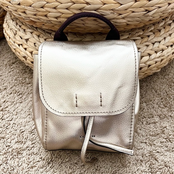 COACH Derby backpack gold metallic drawstring - Picture 2 of 13